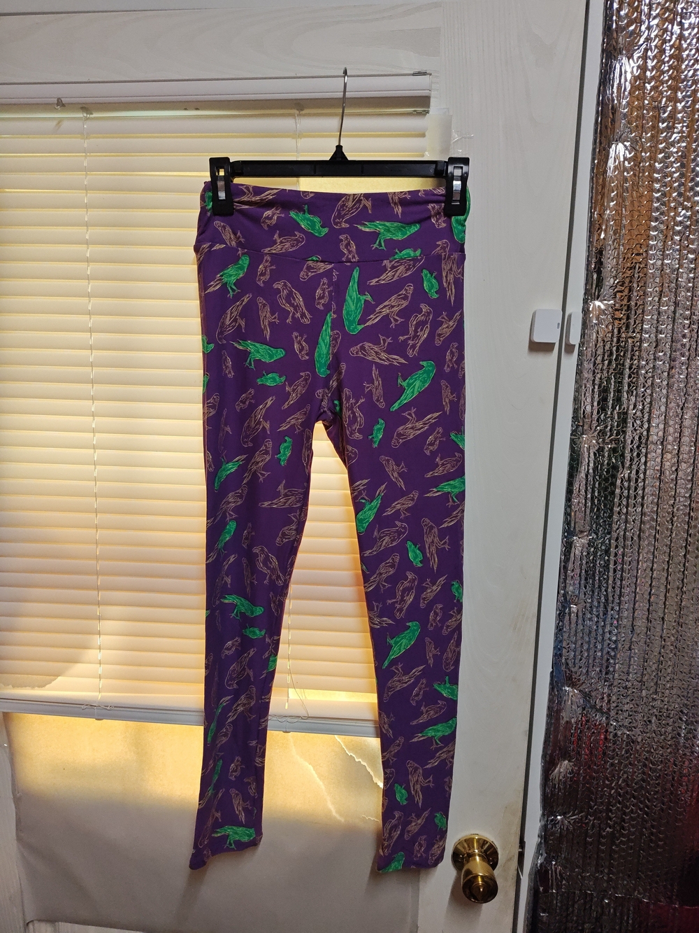 LuLaRoe Purple Leggings with Green and Tan Whale Print